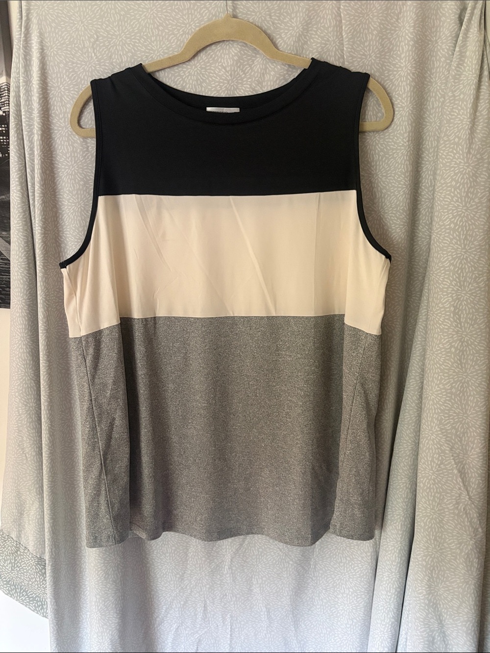 Colorblock Sleeveless Women's Top - Black, Cream & Gray